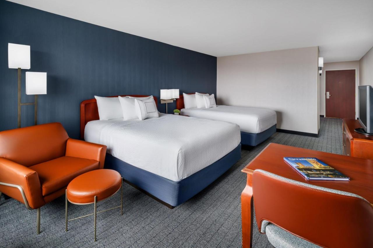 Courtyard By Marriott Sacramento Folsom Hotel Exterior photo